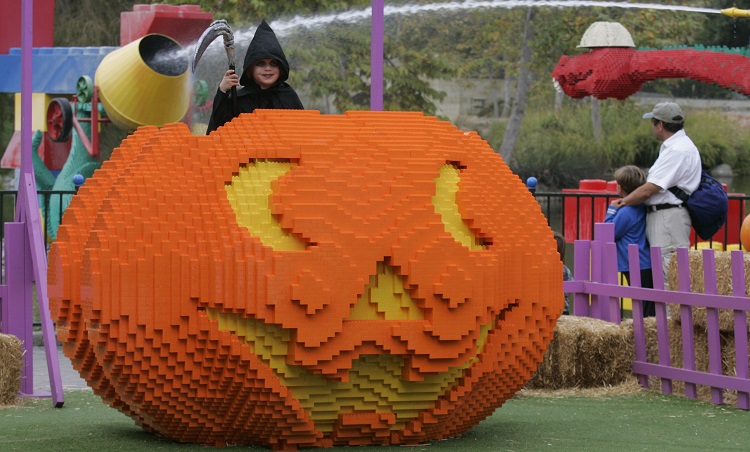 large-lego-pumpkin